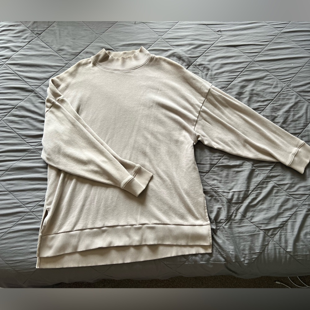 American Eagle High-Low Turtle Sweatshirt